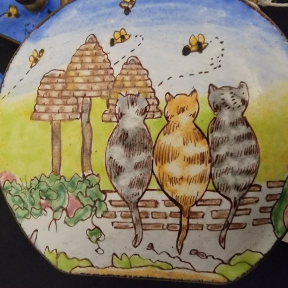 Vintage Miniature Enamel on Copper Teapot - 3 Cat Design - Empress Arts Ltd. - Picture 3 of 16